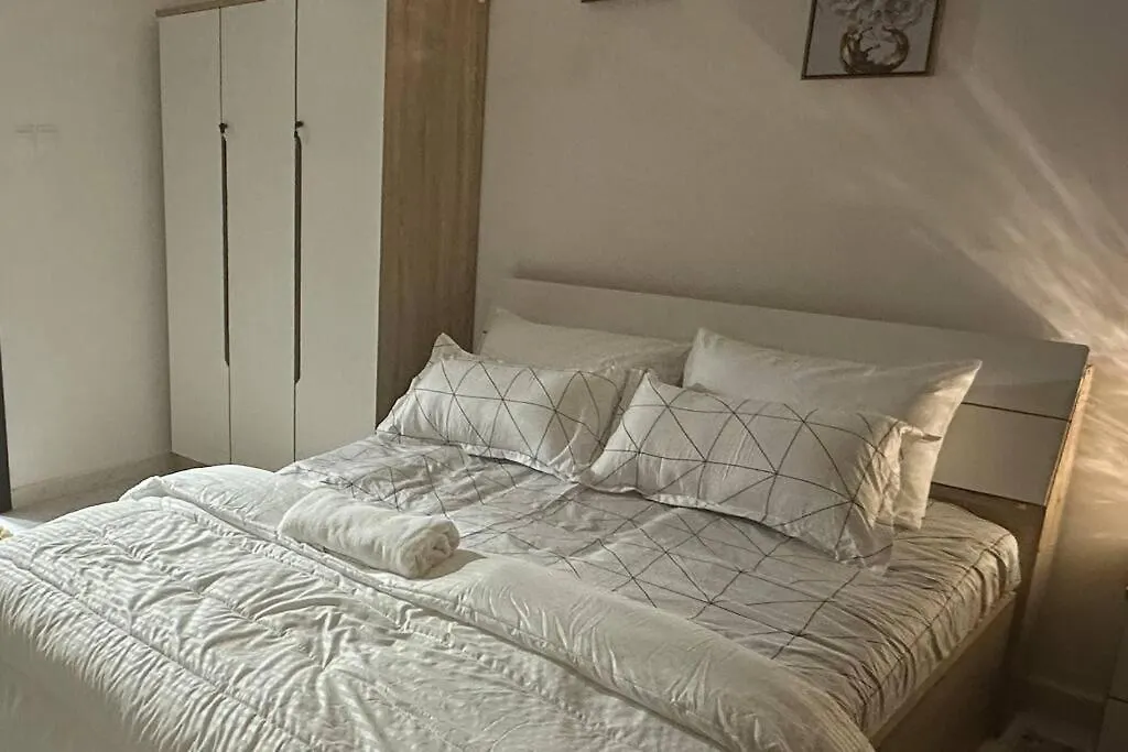 شقة في الشارقة Apartment